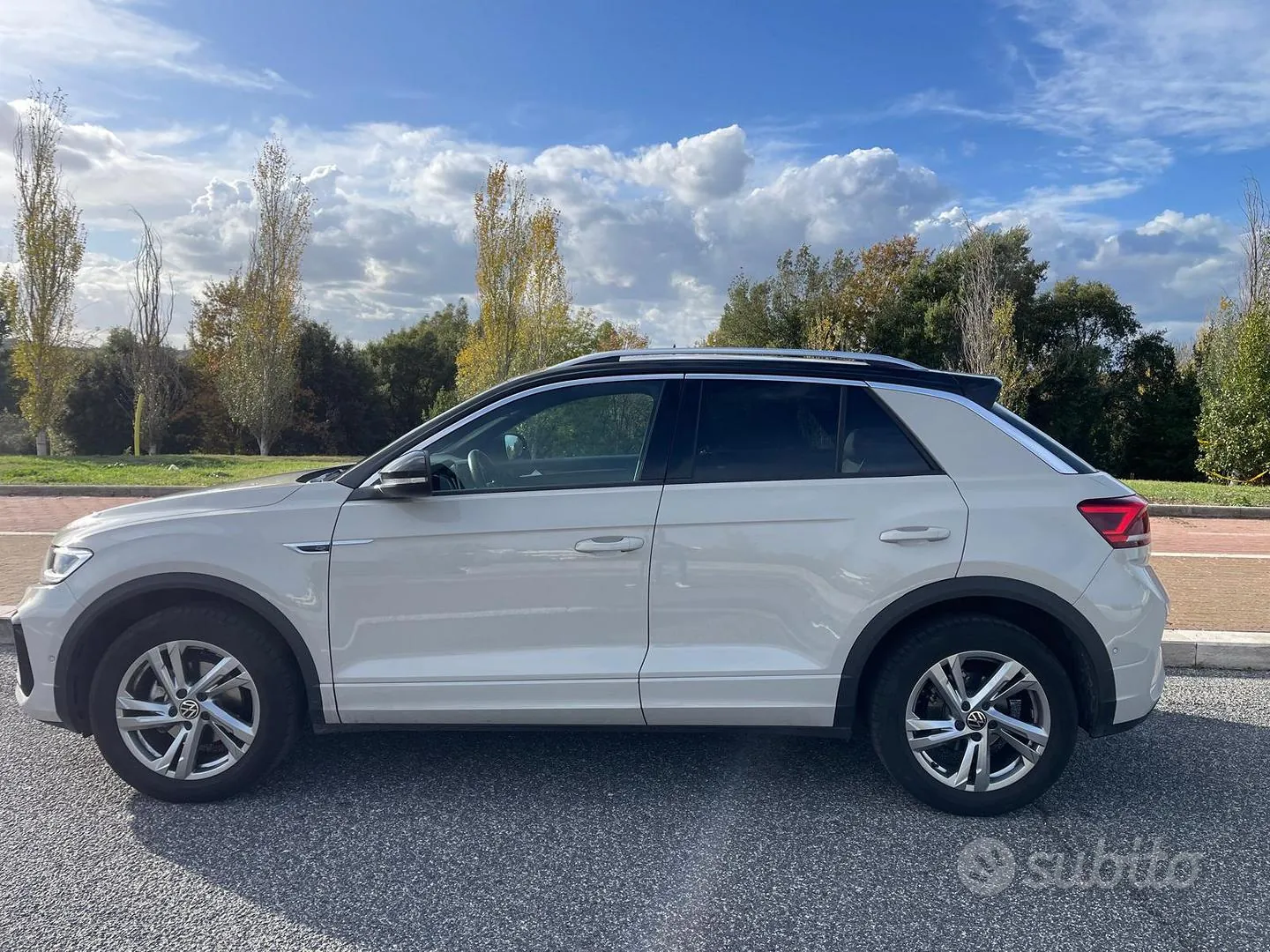 Volkswagen T-Roc 2023 photo 2