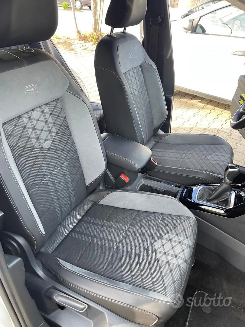Volkswagen T-Roc 2023 photo 4