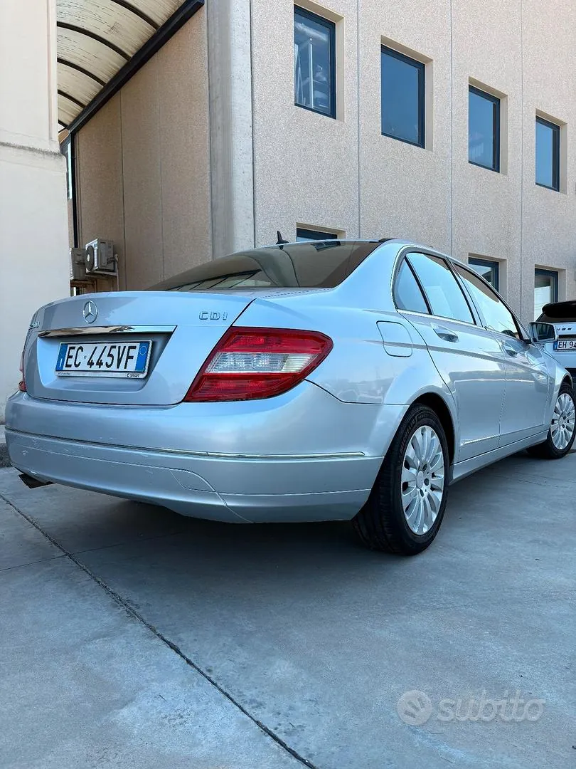Mercedes-Benz C-Class 2010 photo 2