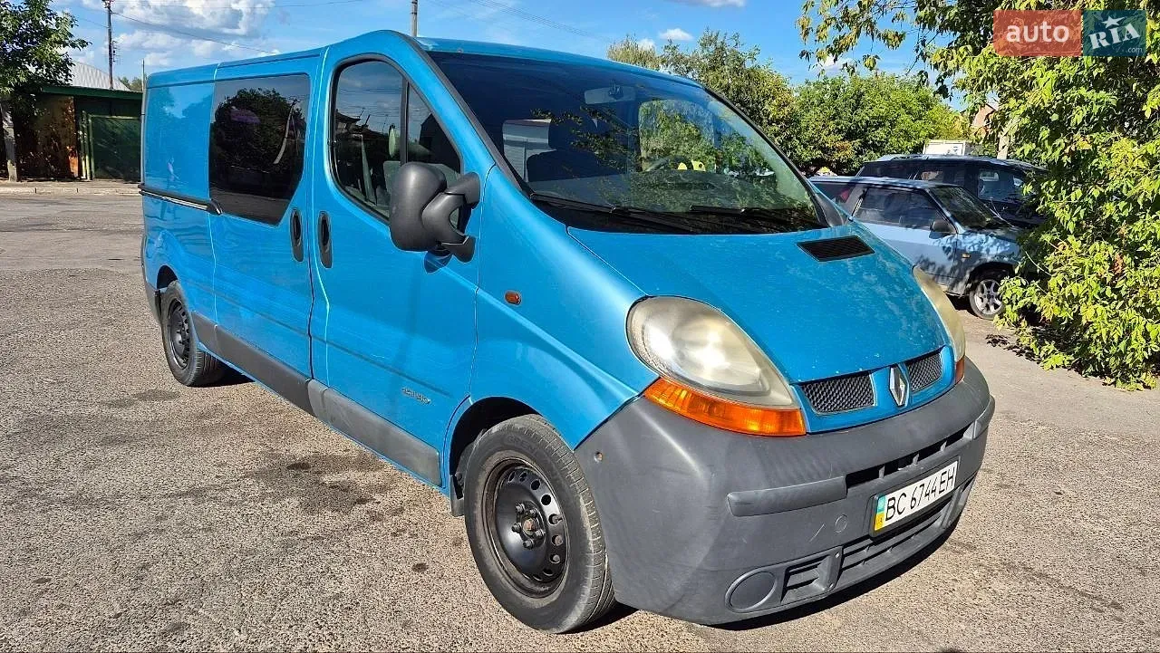 Renault Trafic 2004 photo 2