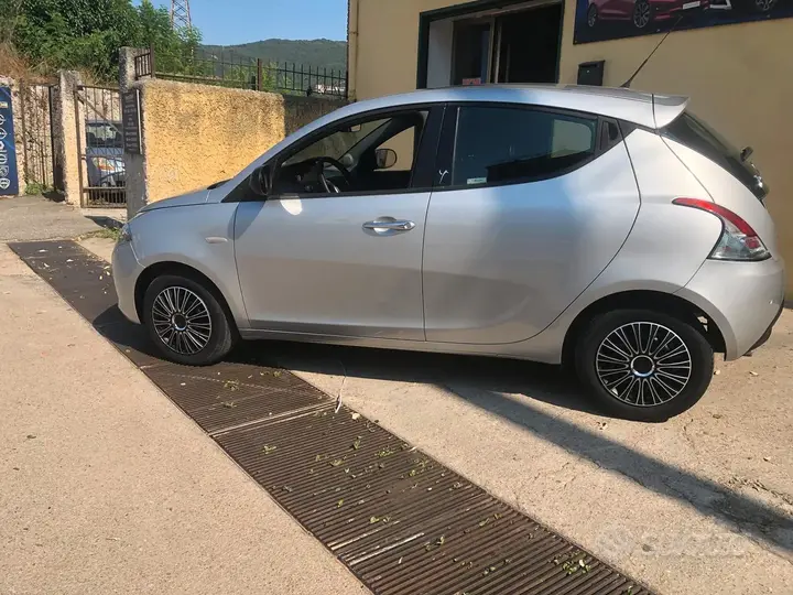 Lancia Ypsilon 2015 photo 5