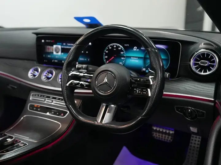 Mercedes-Benz E-Class 2021 photo 3
