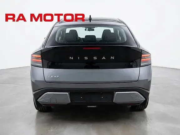 Nissan Leaf 2026 photo 5