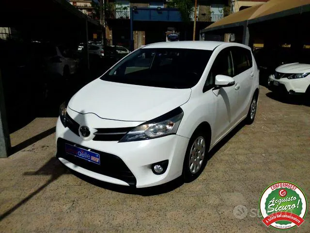 Toyota Verso 2014 photo 3