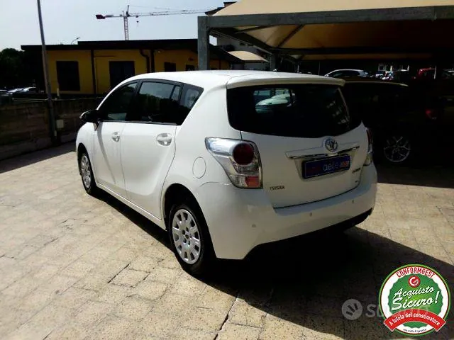Toyota Verso 2014 photo 5