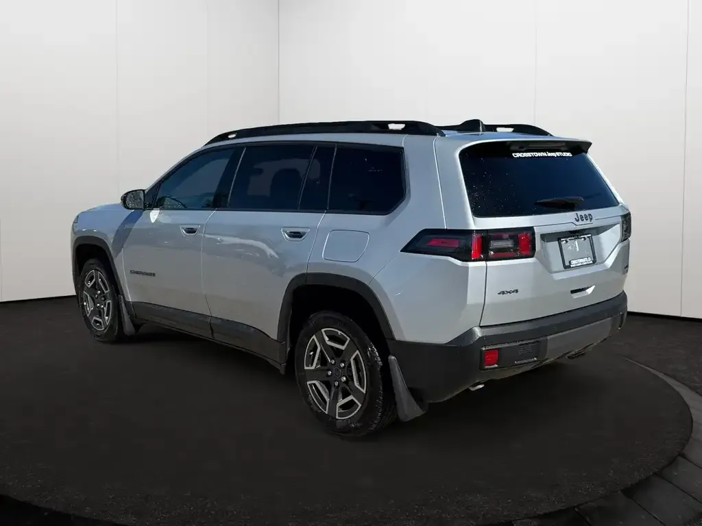 Jeep Cherokee 2026 photo 4