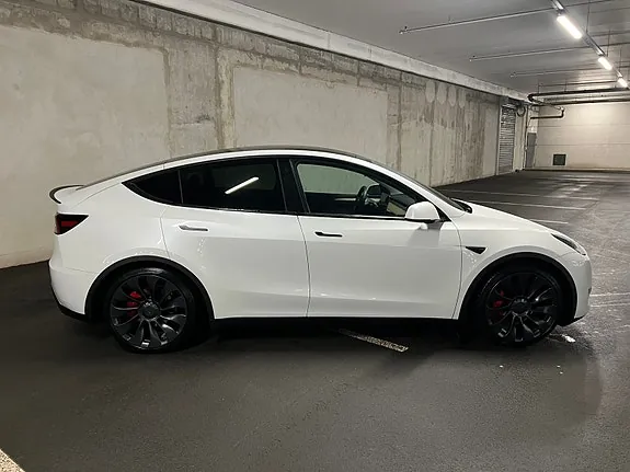 Tesla Model Y 2024 photo 3