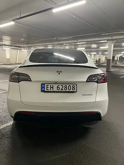 Tesla Model Y 2024 photo 4