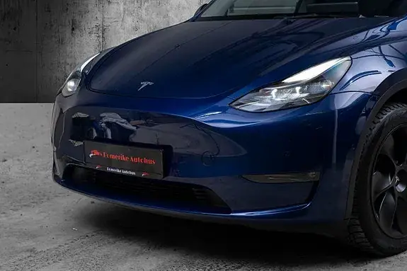 Tesla Model Y 2021 photo 2