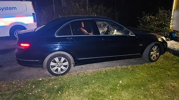 Mercedes-Benz C180 2011 photo 3