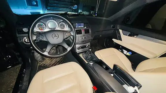 Mercedes-Benz C180 2011 photo 4