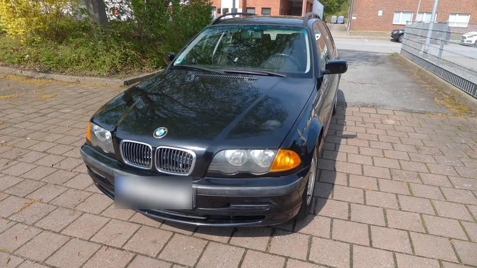 BMW 318I