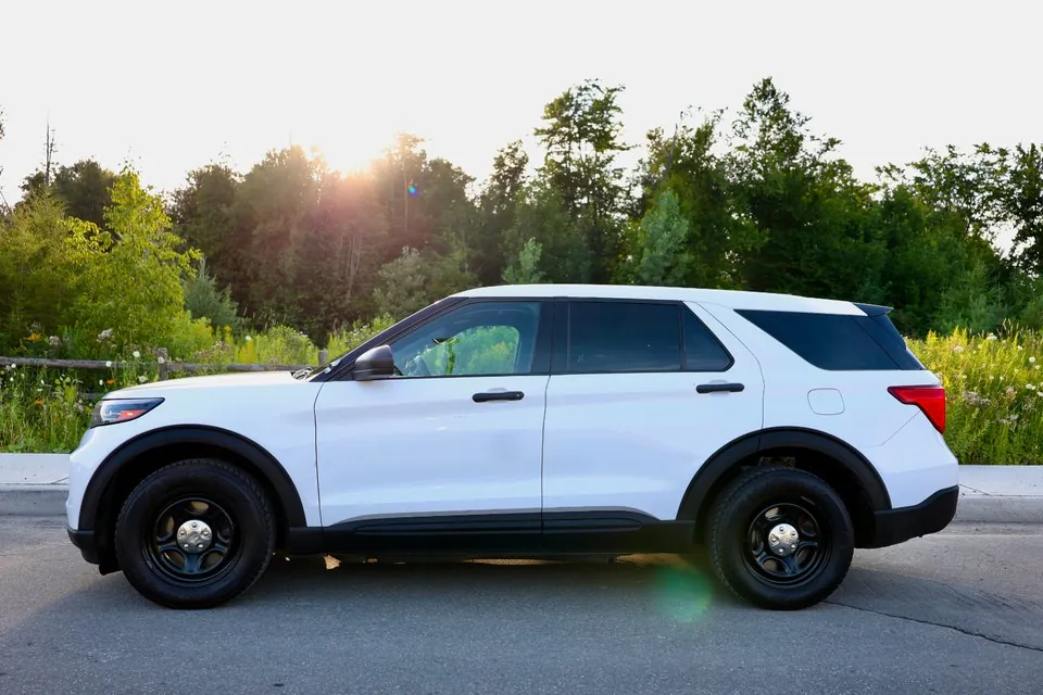 Ford Explorer 2021 photo 2