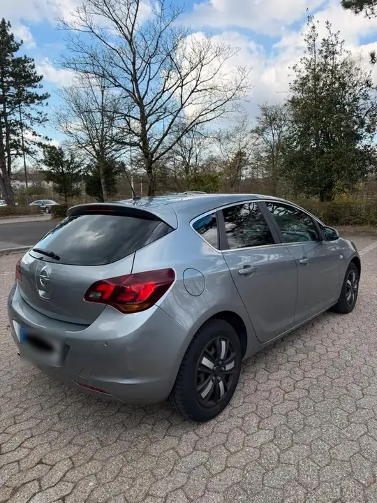 Opel Astra J