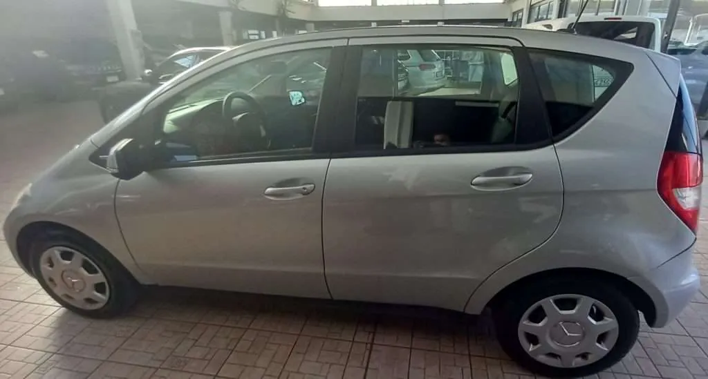 Mercedes-Benz A 150 2012 photo 4