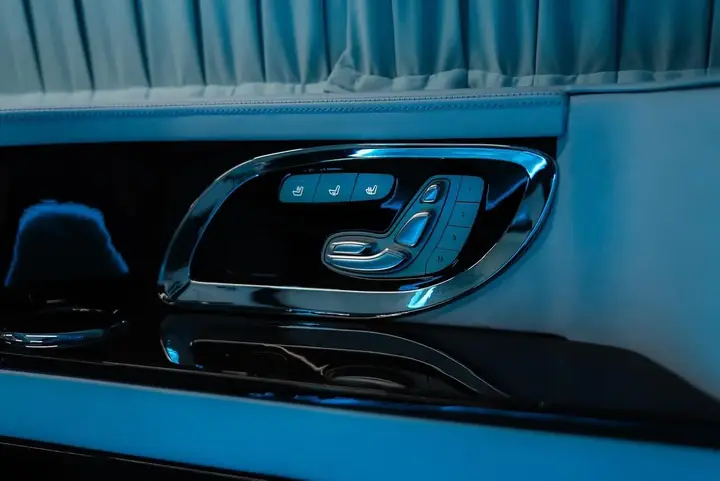 Mercedes-Benz V-Class 2023 photo 5