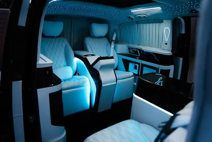Mercedes-Benz V-Class 2023 photo 2
