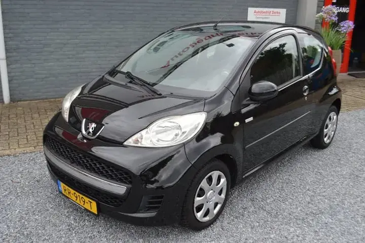 Peugeot 107 2010 photo 2