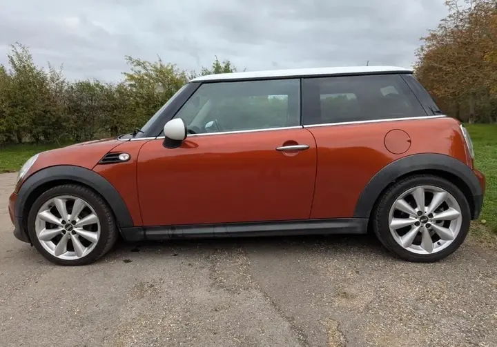Mini Cooper 2010 photo 2