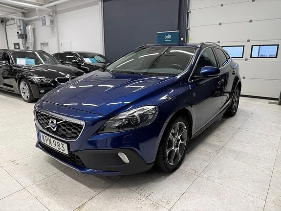 Volvo V40 Cross Country 2015 photo 2