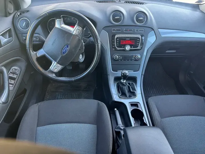 Ford Mondeo 2011 photo 2