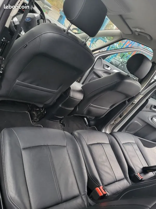 Ford S-Max 2012 photo 2