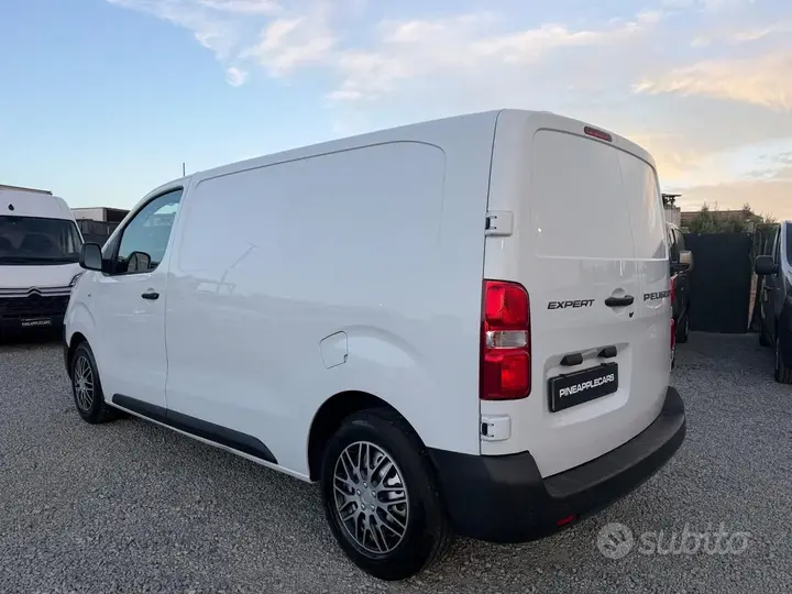 Peugeot Expert 2024 photo 2