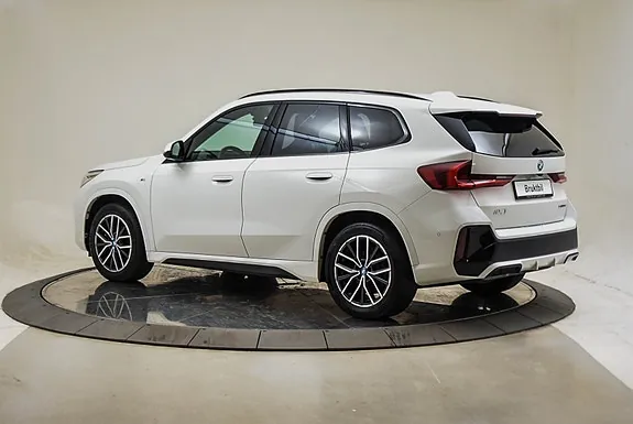 BMW Ix1 2023 photo 3