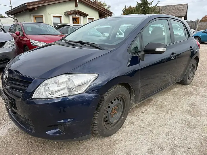 Toyota Auris 2010 photo 3
