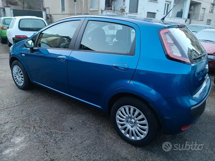 Fiat Punto Evo 2010 photo 2