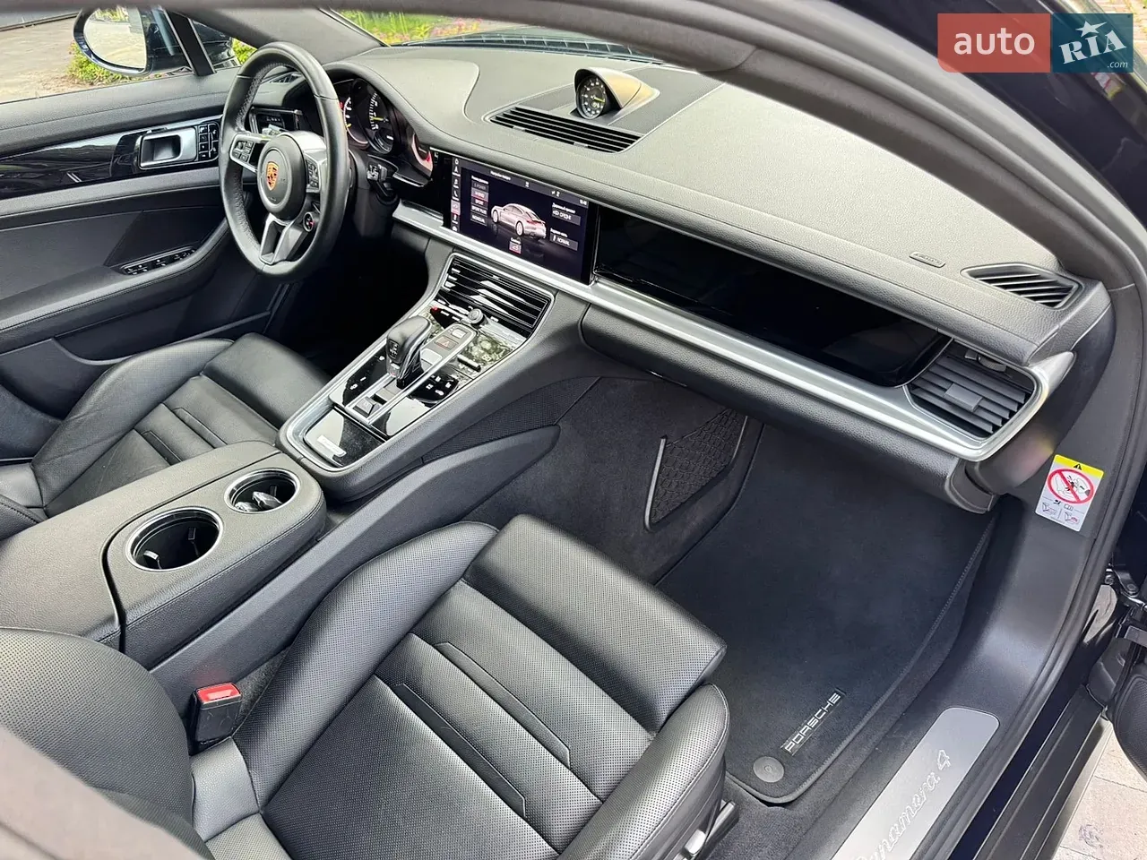 Porsche Panamera 2018 photo 3