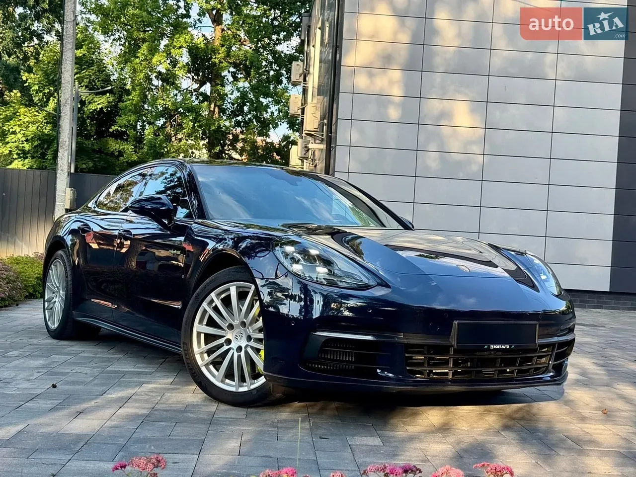 Porsche Panamera 2018 photo 2