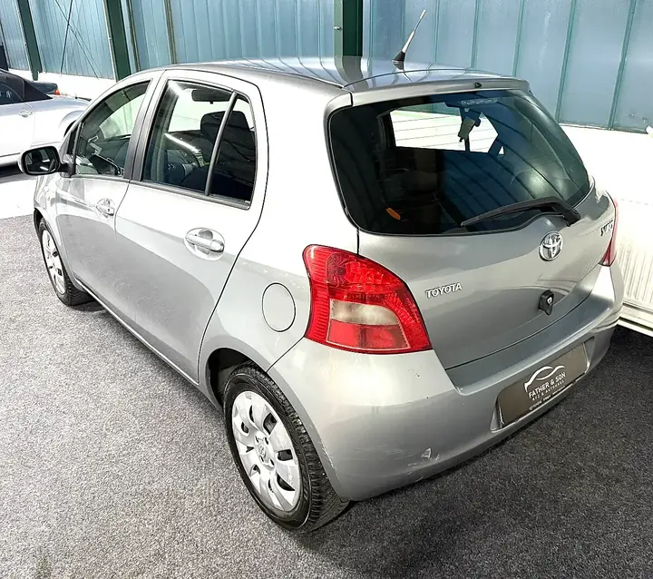 Toyota Yaris 2006 photo 3