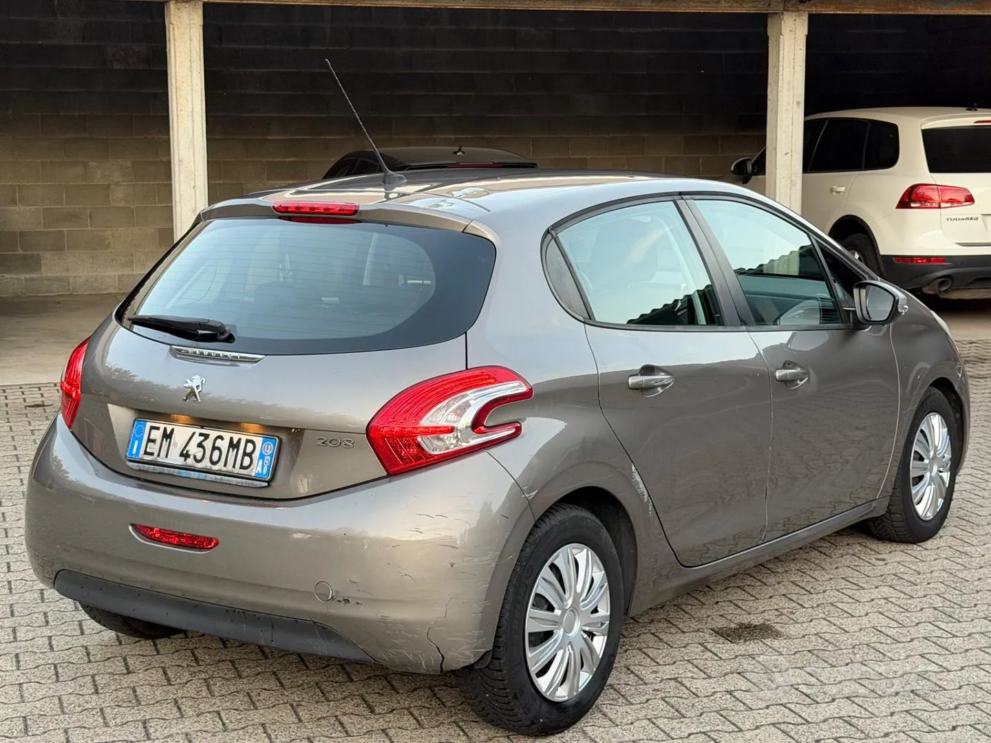 Peugeot 208 2012 photo 4