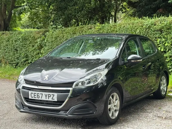 Peugeot 208 2017 photo 3