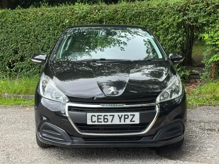 Peugeot 208 2017 photo 2