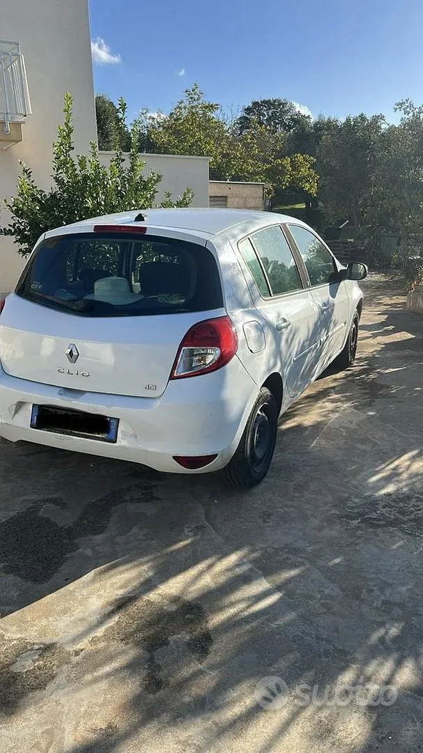 Renault Clio 2011 photo 3