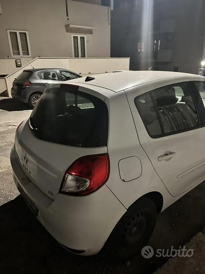 Renault Clio 2011 photo 5