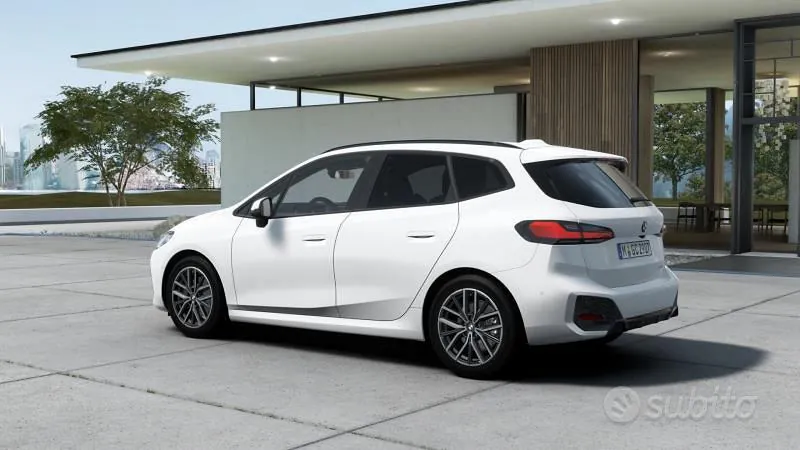 BMW 2 Series Active Tourer 2026 photo 2