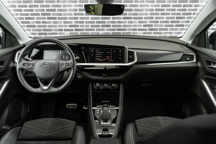 Opel Grandland 2023 photo 2