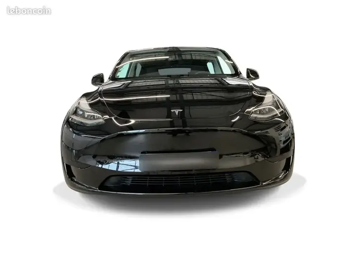 Tesla Model Y 2024 photo 2