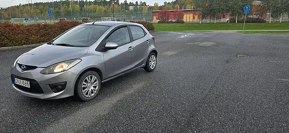 Mazda 2 2009 photo 4