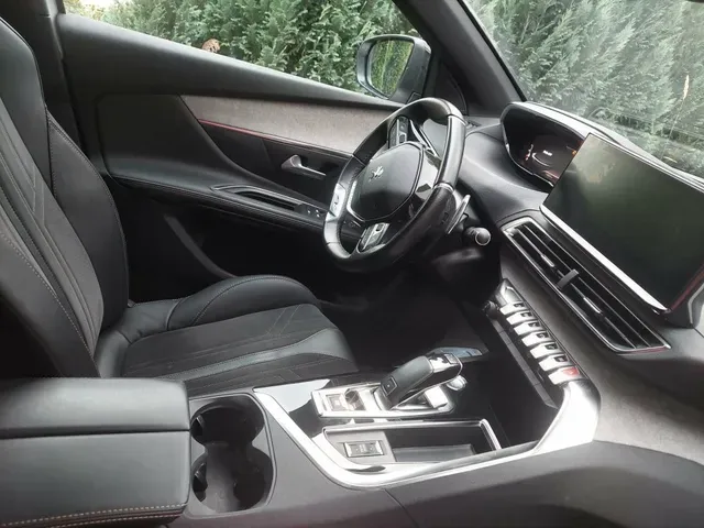 Peugeot 5008 2021 photo 2
