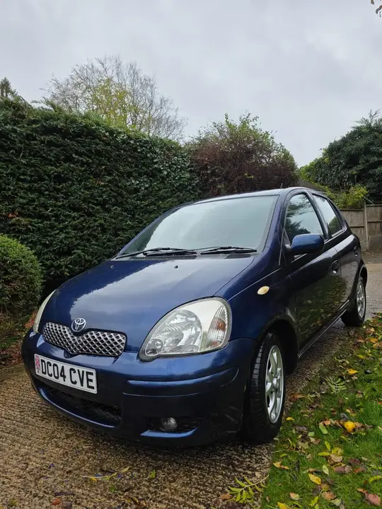 Toyota Yaris 2004 photo 2