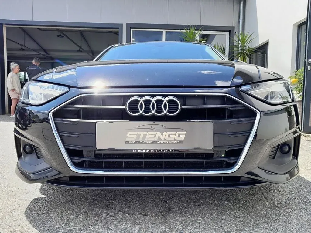 Audi A4 2023 photo 2