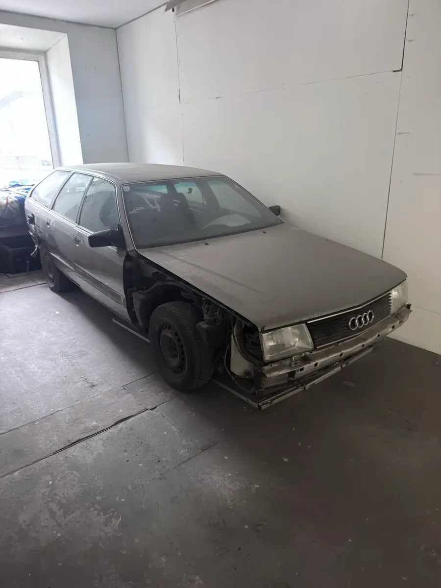 Audi 100
