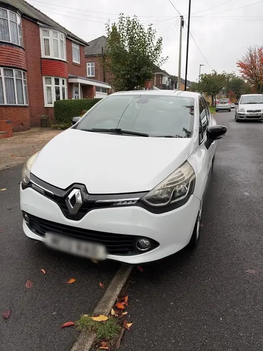 Renault Clio 2015 photo 2