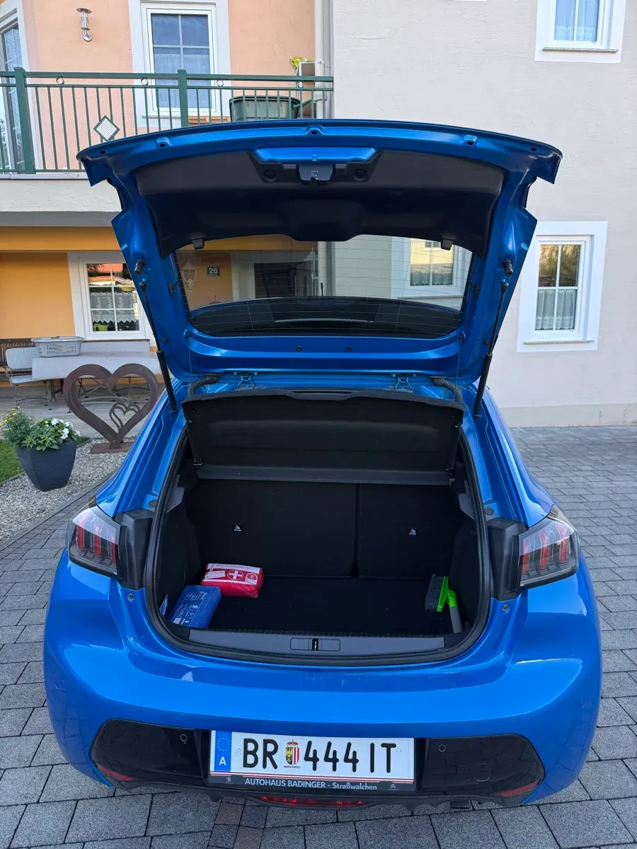 Peugeot 208 2020 photo 3