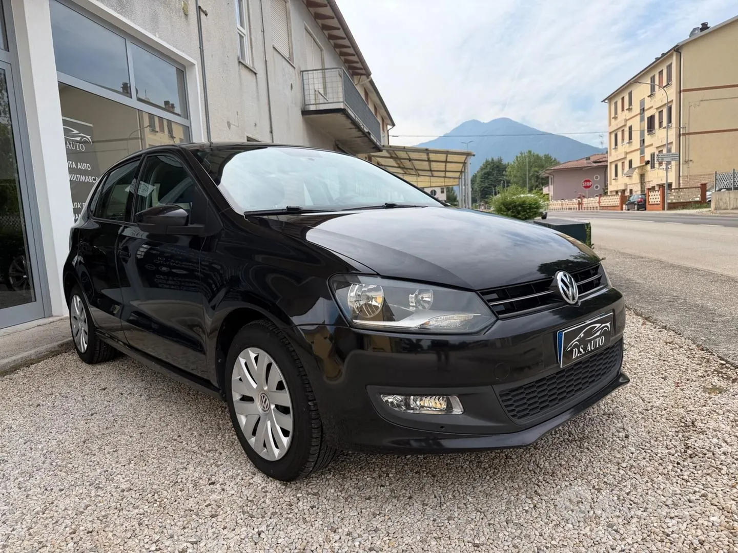 Volkswagen Polo 2012 photo 2