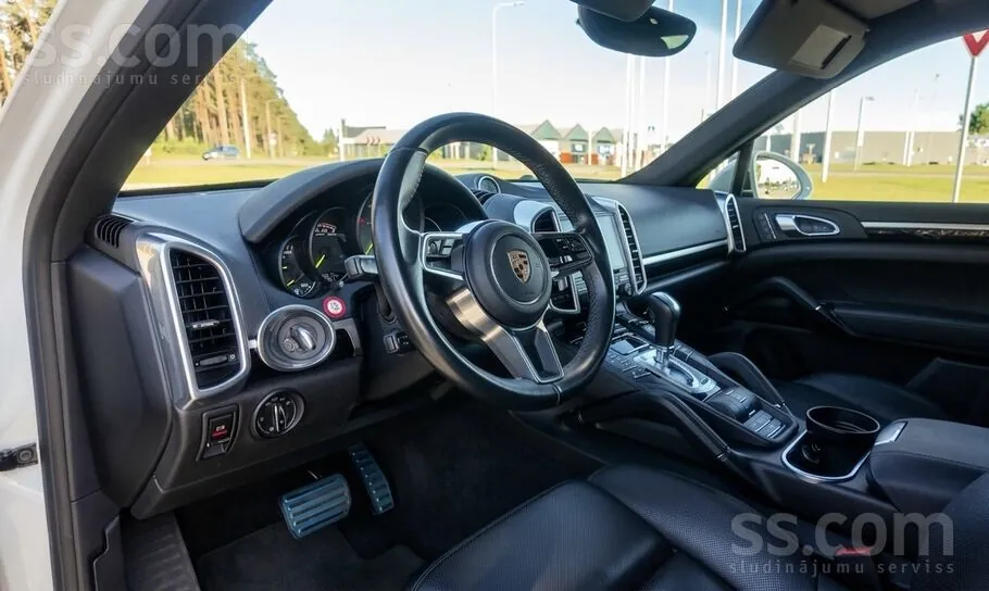 Porsche Cayenne 2017 photo 2